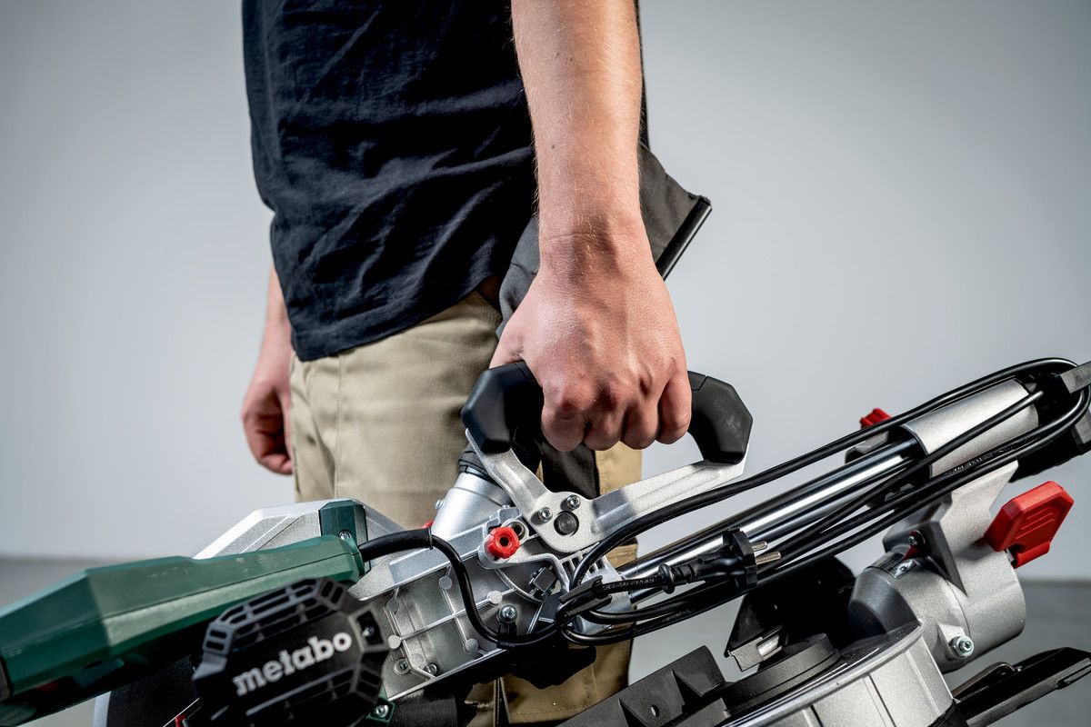 Kapp- und Gehrungssäge KGS 305 M Metabo