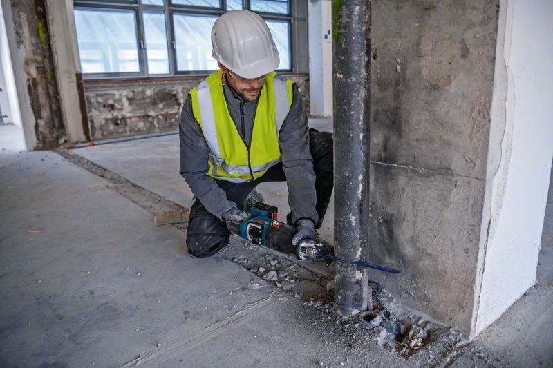Bosch Akku-Säbelsäge BITURBO GSA 18V-28