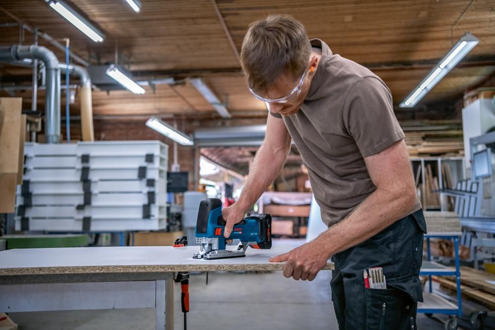 Akku-Stichsäge solo GST 18V-155 SC Bosch ohne Akku ohne Ladegerät L-Boxx