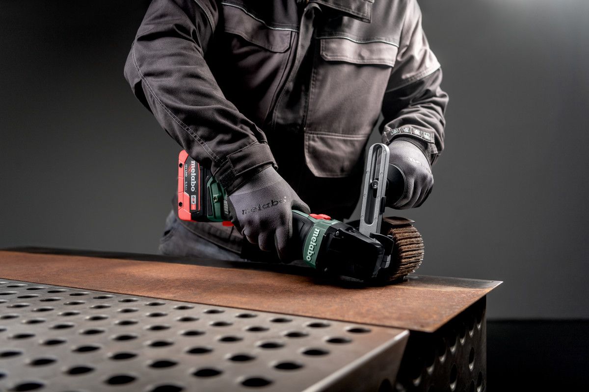 Akku-Satiniermaschi. soloSVB 18 LTX BL 200 Metabo ohne Akku ohne Ladegerät metaBOX