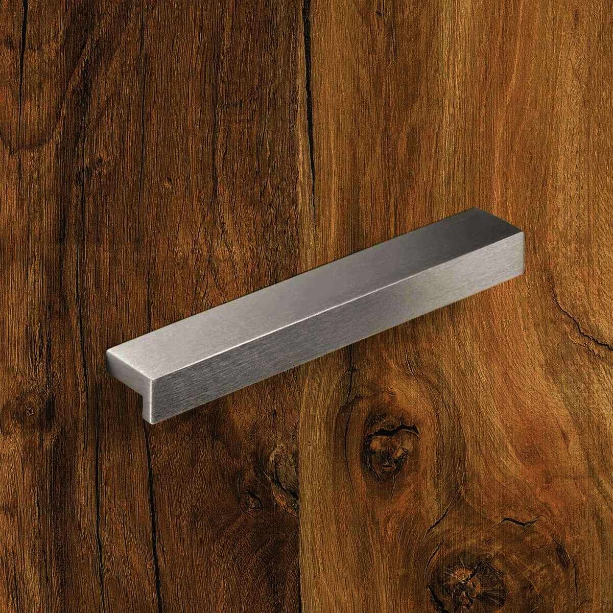 Griff Rovigo, Bohrabstand 96, L 111 mm, B 16 mm, H