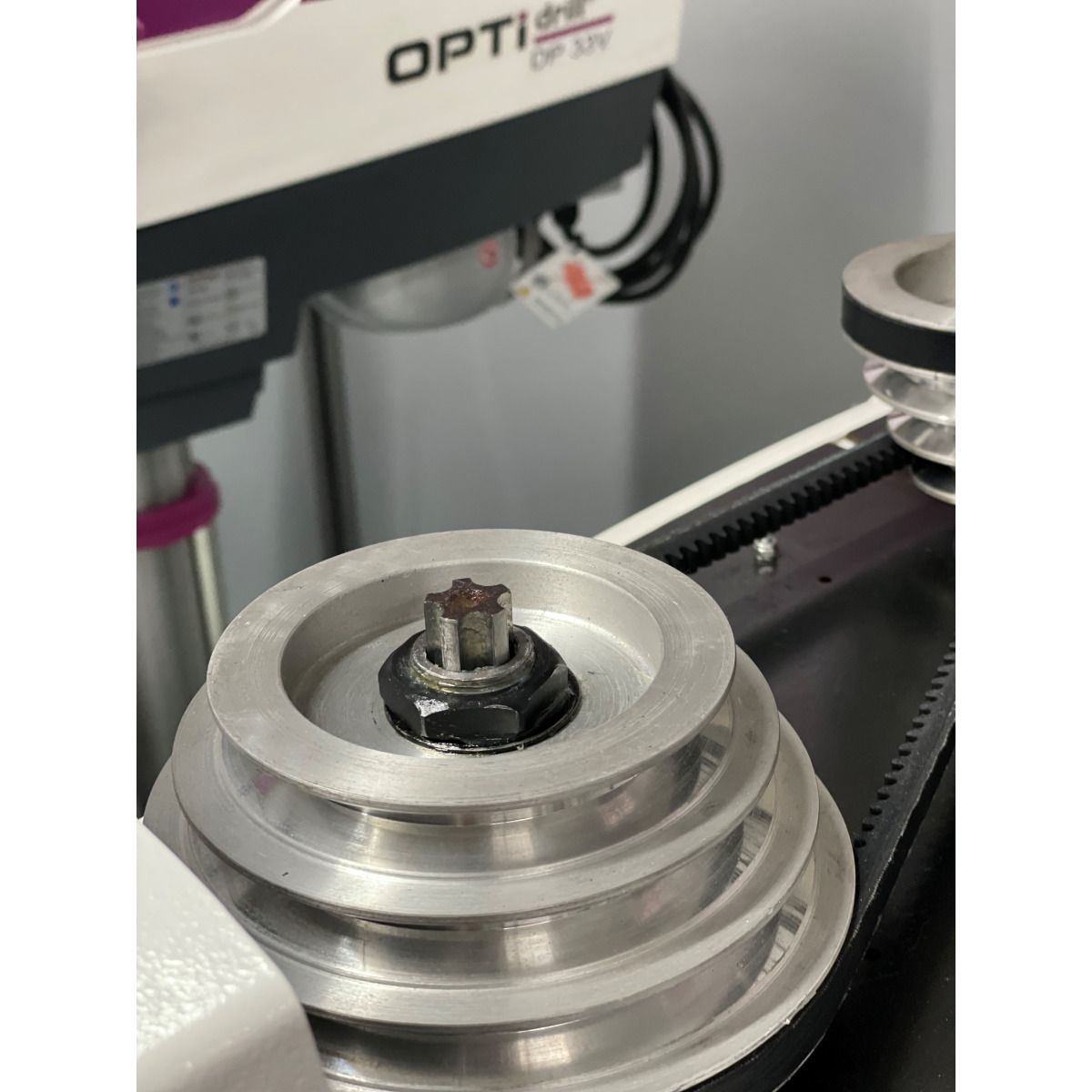 Säulenbohrmaschine Optimum OPTIdrill DP 26V-F Aktions-Set