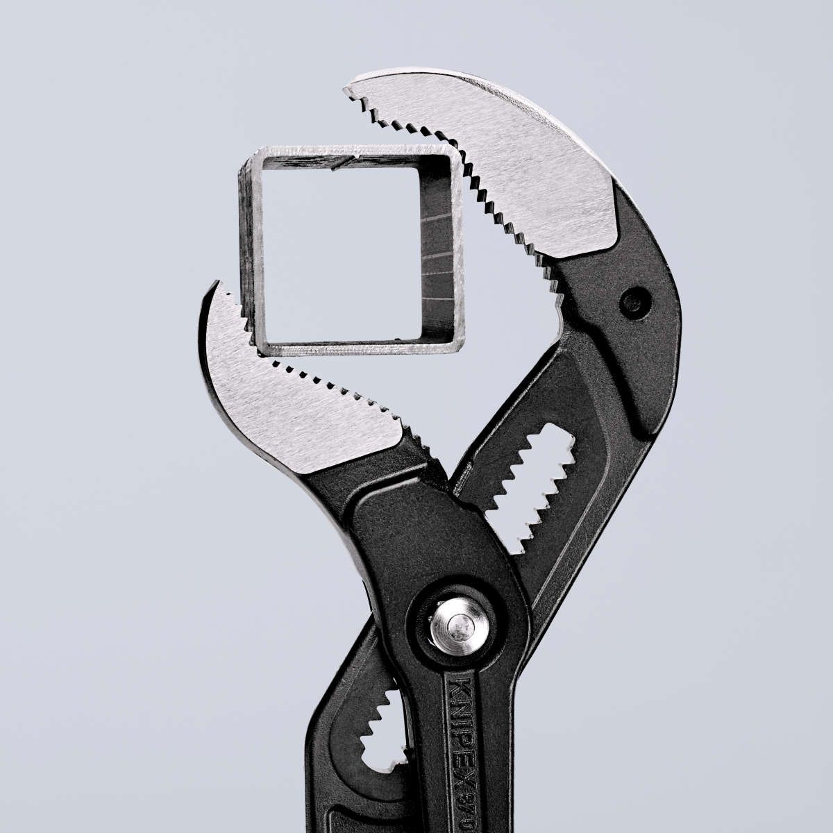 KNIPEX 87 01 560 Cobra® XXL Rohr- und Wasserpumpenzange mit Kunststoff überzogen grau atramentiert 560 mm