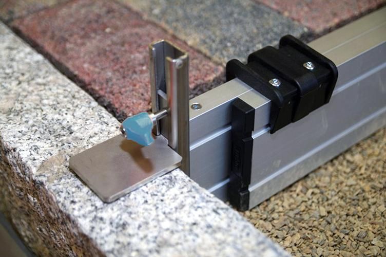 Abziehschiene 0,60-1,00 mverstellbar, Höhe 0-11 cm
