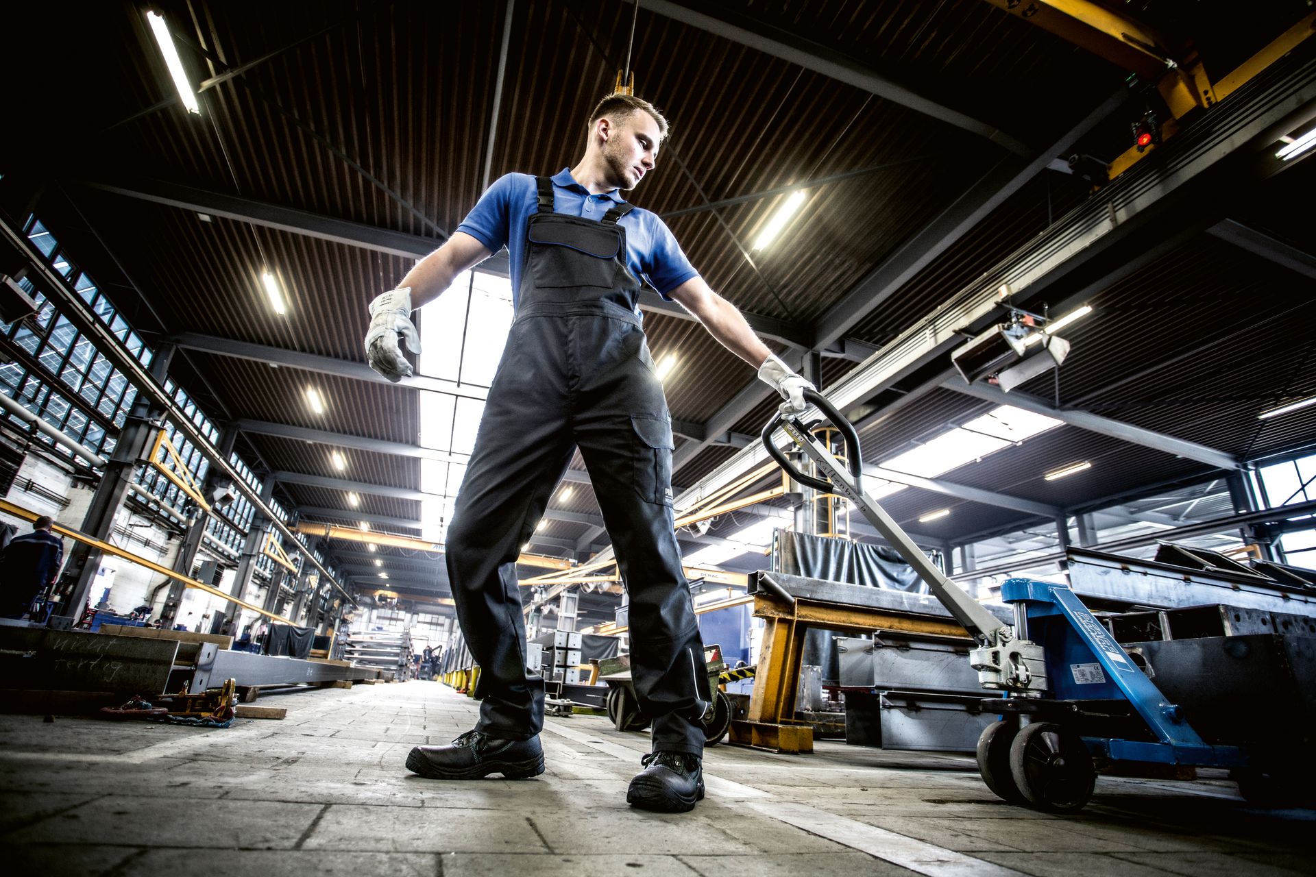 *SUNDSVALL* PU-LATZHOSE