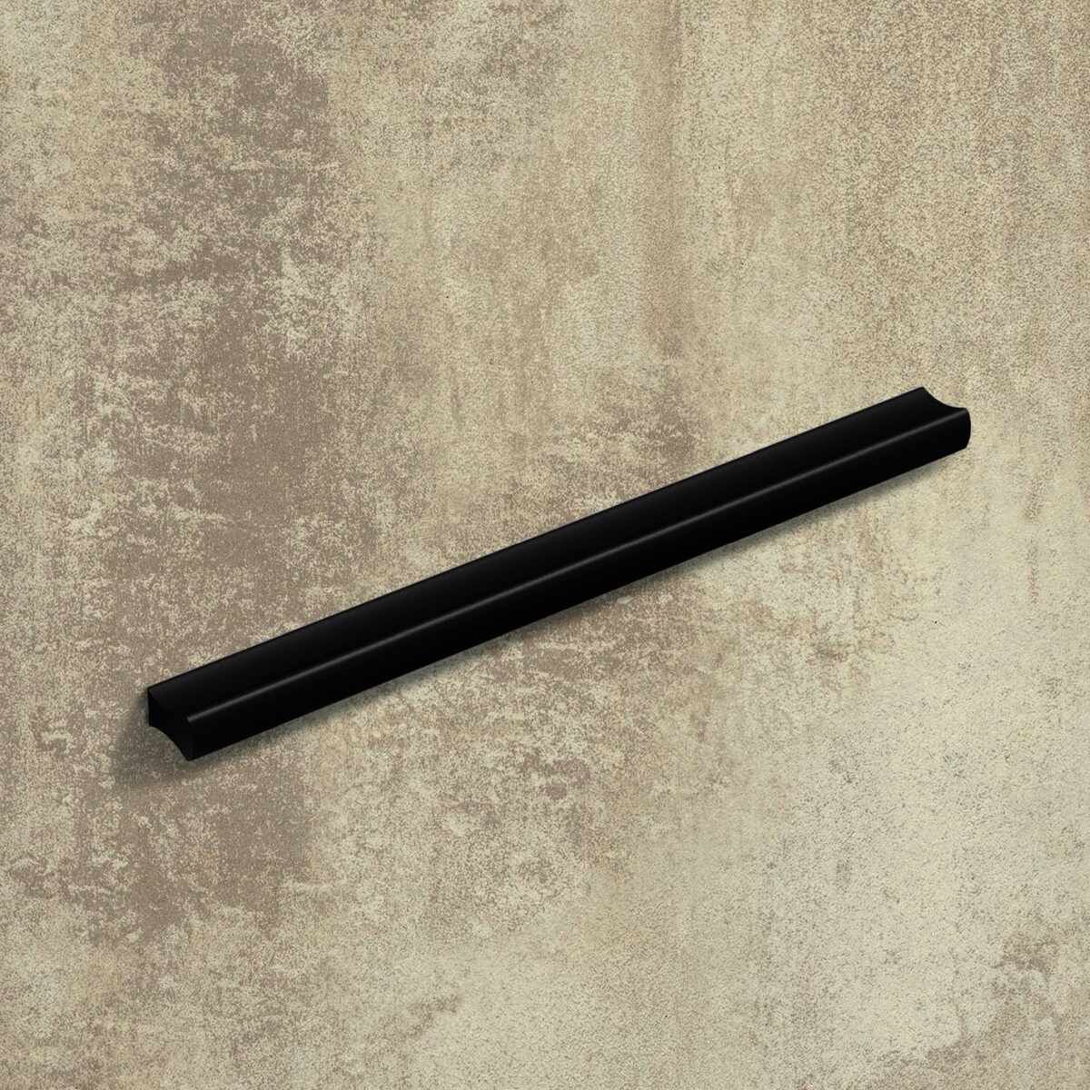 Griff Kervo, Bohrabstand 96 / 128 mm, L 152 mm, B