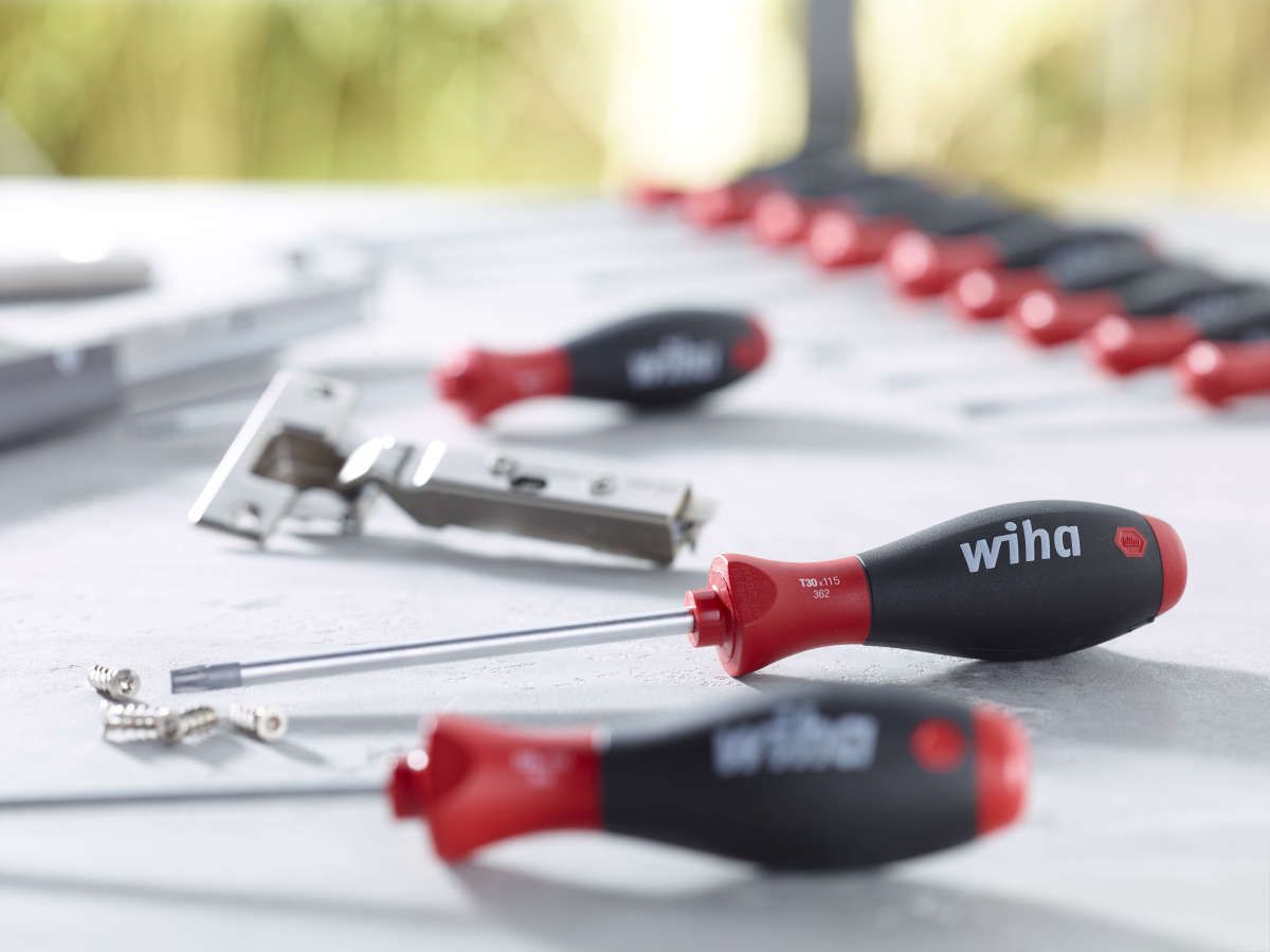 Wiha Schraubendreher SoftFinish® Schlitz mit Rundklinge für tiefliegende Schrauben 4,0 mm x 100 mm (00692)