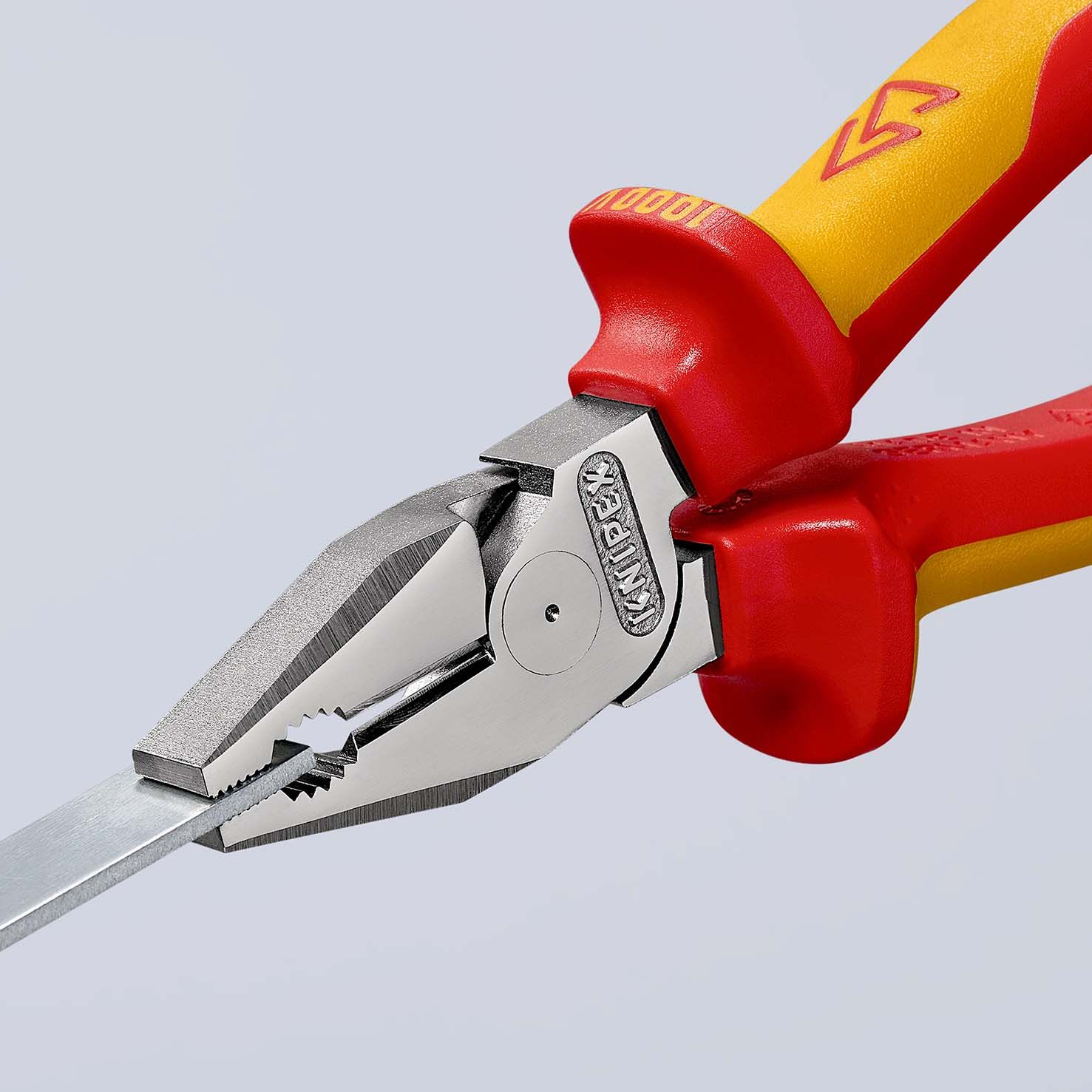 KNIPEX Kraft-Kombizange isoliert mit Mehrkomponenten-Hüllen,