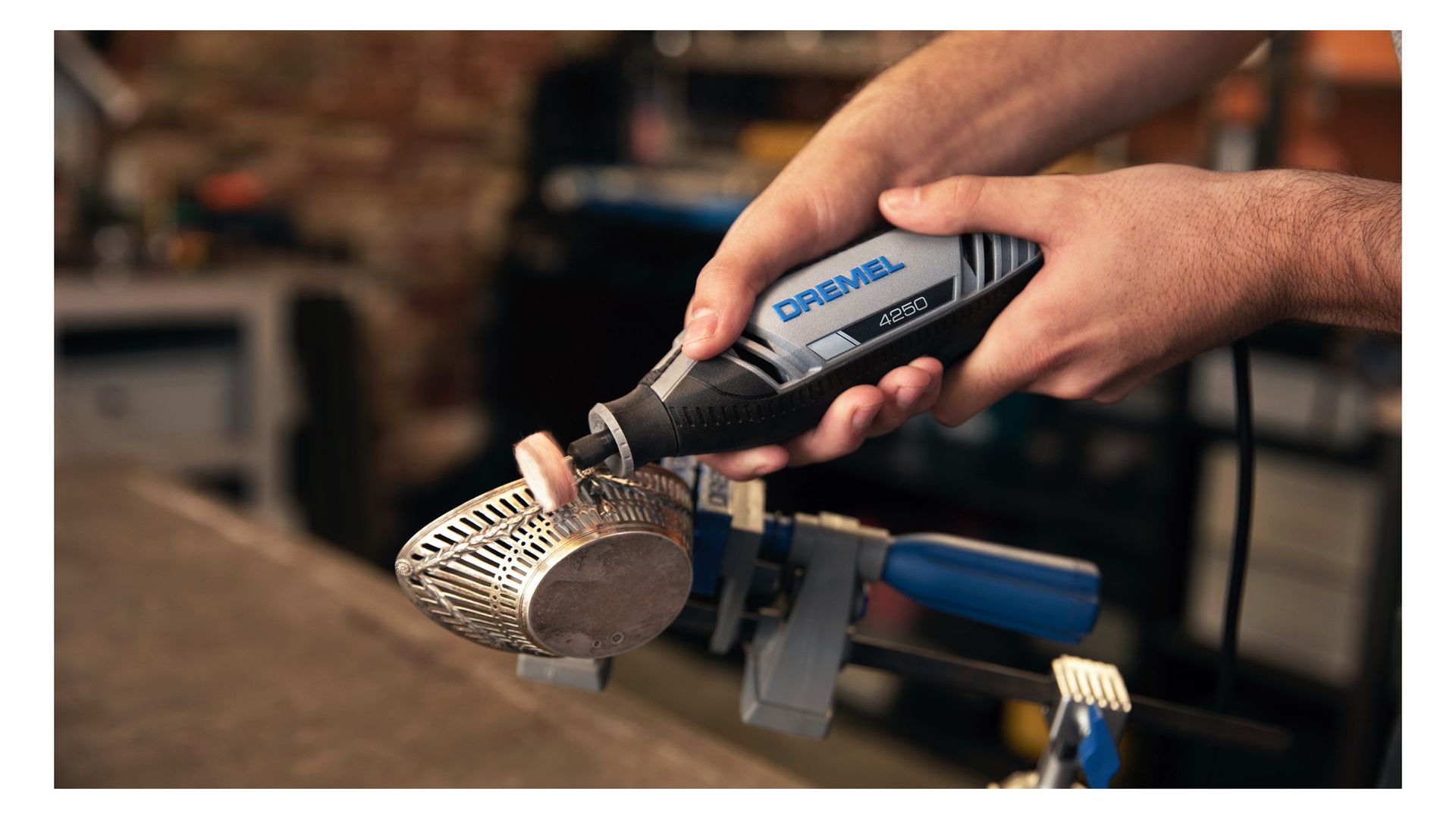 DREMEL Multifunktionswerkzeug in Tasche