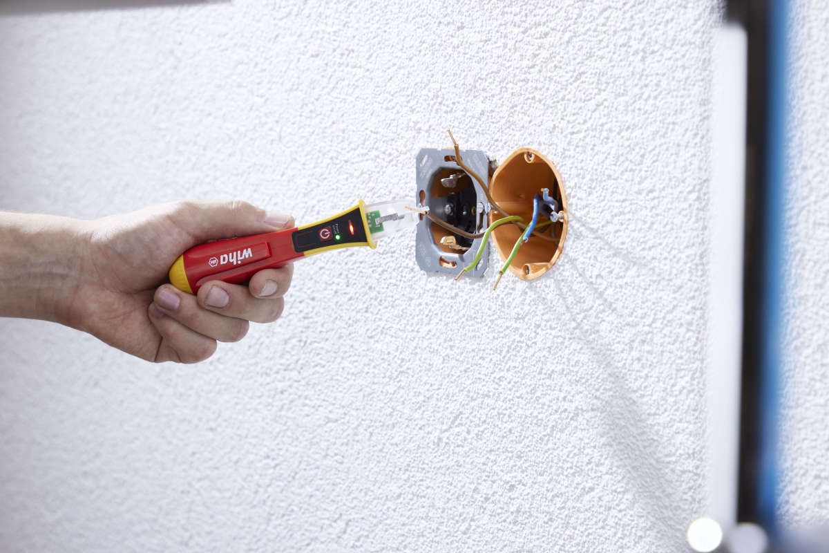 Wiha Spannungsprüfer Volt Detector berührungslos, einpolig, 90 - 1.000 V AC inkl. 2x AAA-Batterien (43798)
