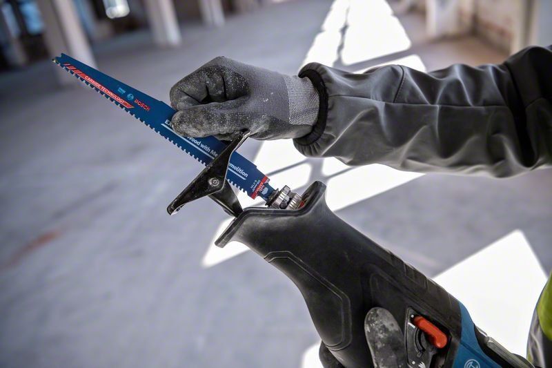Bosch Akku-Säbelsäge BITURBO GSA 18V-28