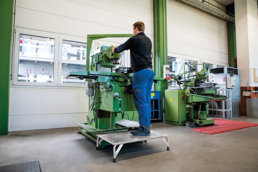 Alu-Arbeitspodest Standfläche 1000x600 mm Podesthöhe 0,25 m Arbeitshöhe bis 2,25 m