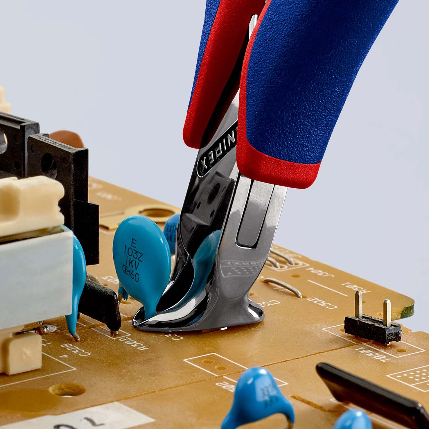 KNIPEX Elektronik-Vornschneider mit Mehrkomponenten-Hüllen