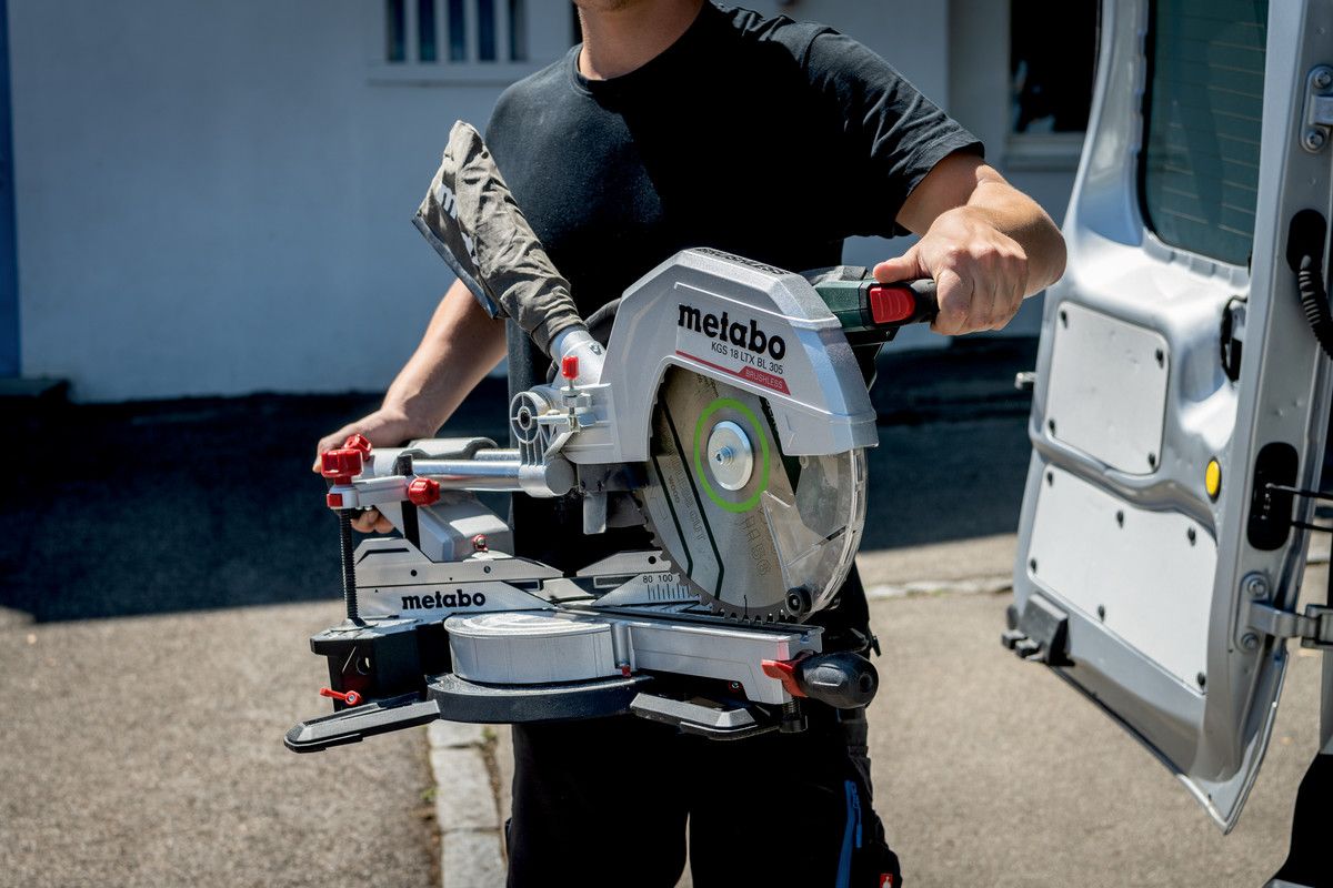 Akku-Kappsäge solo KGS 18 LTX BL 305 Metabo ohne Akku ohne Ladegerät Karton