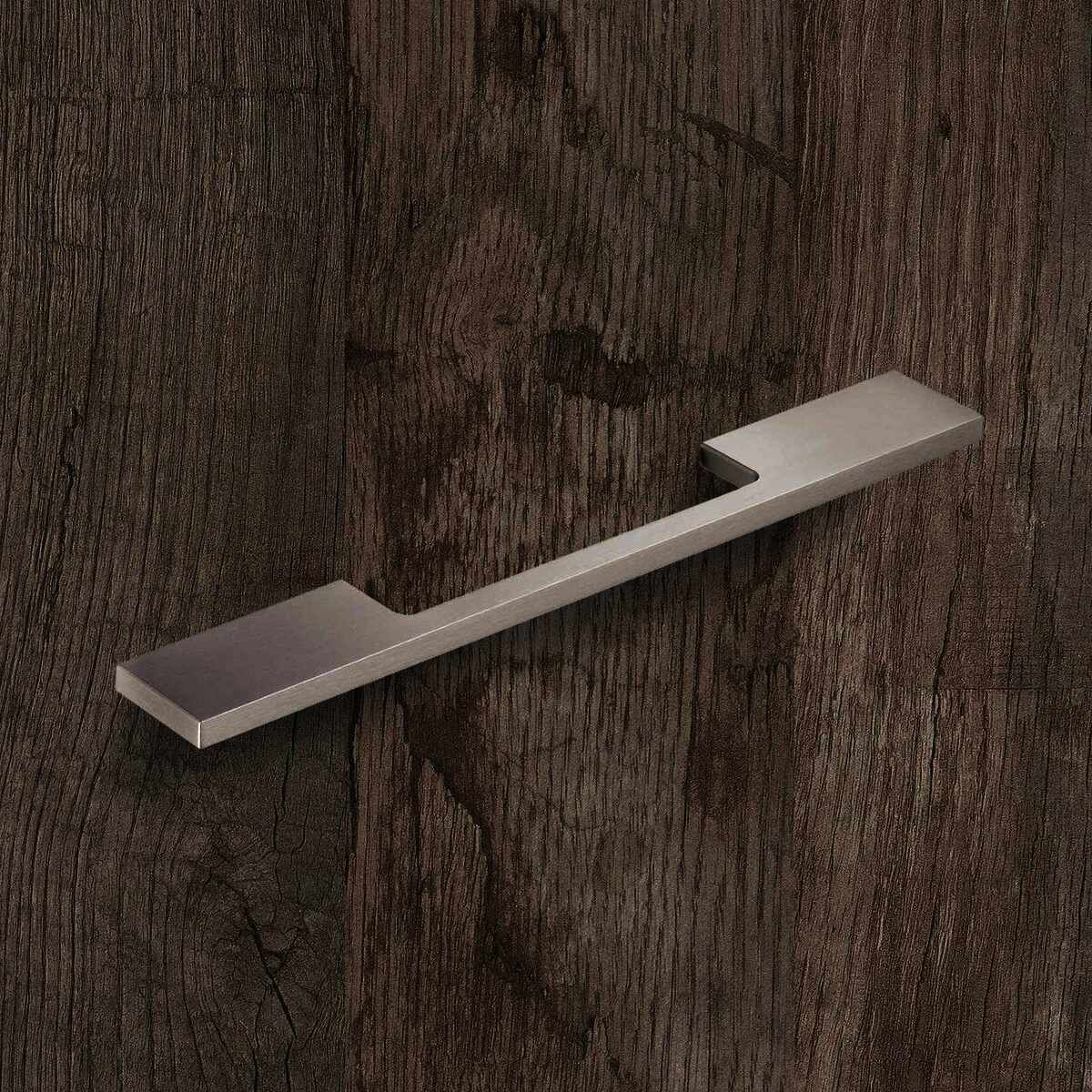 Griff Velitra, Bohrabstand 128 / 192 mm, L 204 mm,