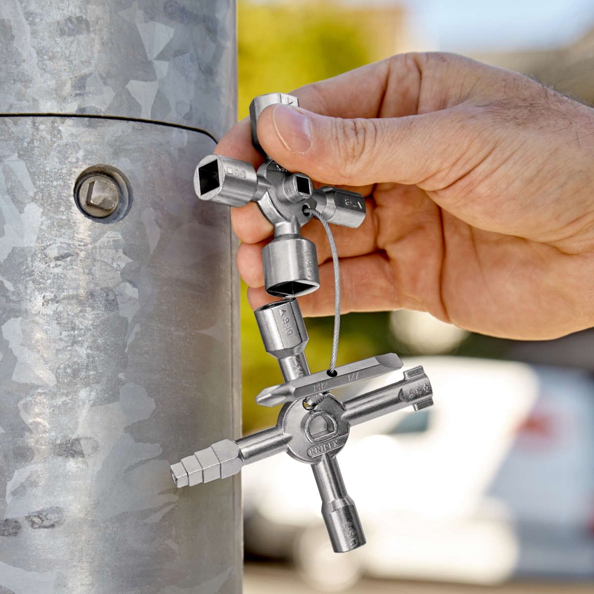 KNIPEX 00 11 01 TwinKey® Schaltschrankschlüssel für gängige Schränke und Absperrsysteme 92 mm
