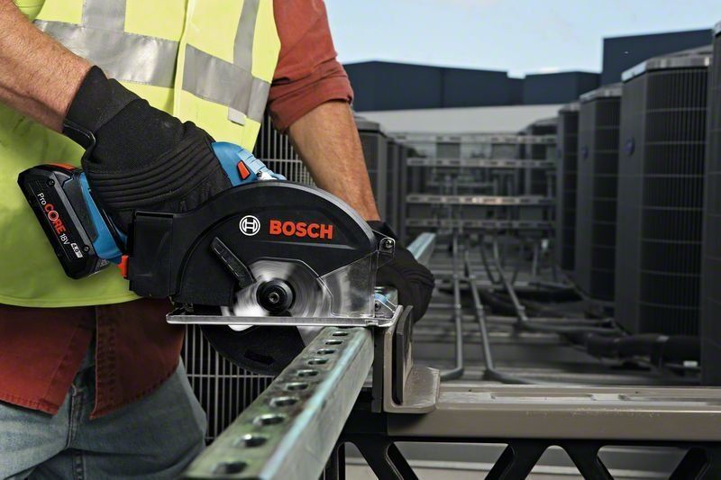 Bosch Akku-Kreissäge GKM 18V-50
