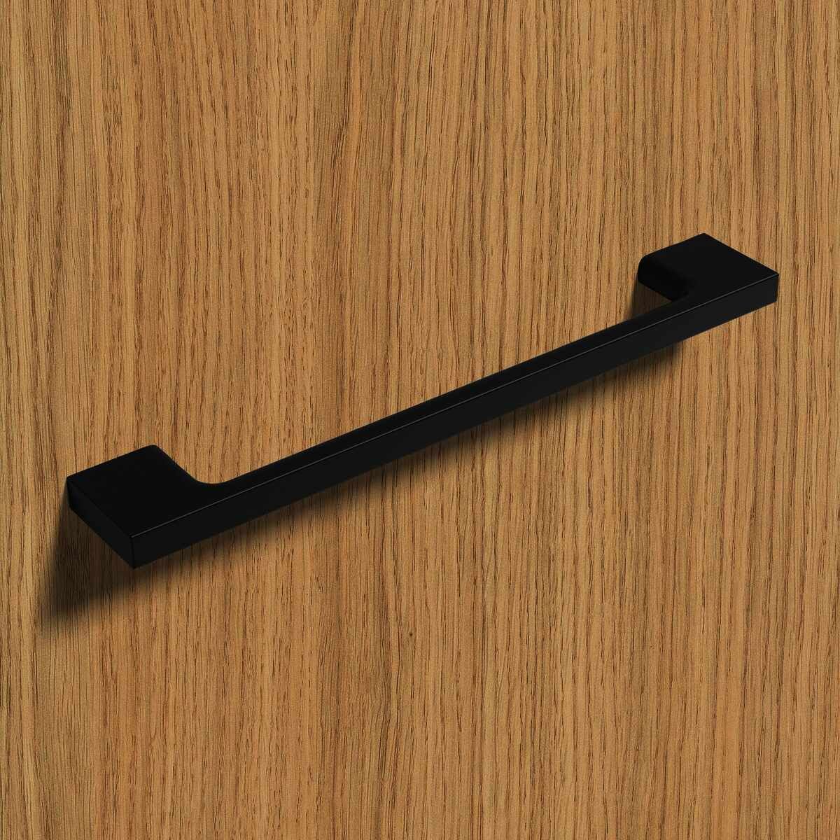 Griff Belluno, Bohrabstand 96, L 130 mm, B 9 mm, H
