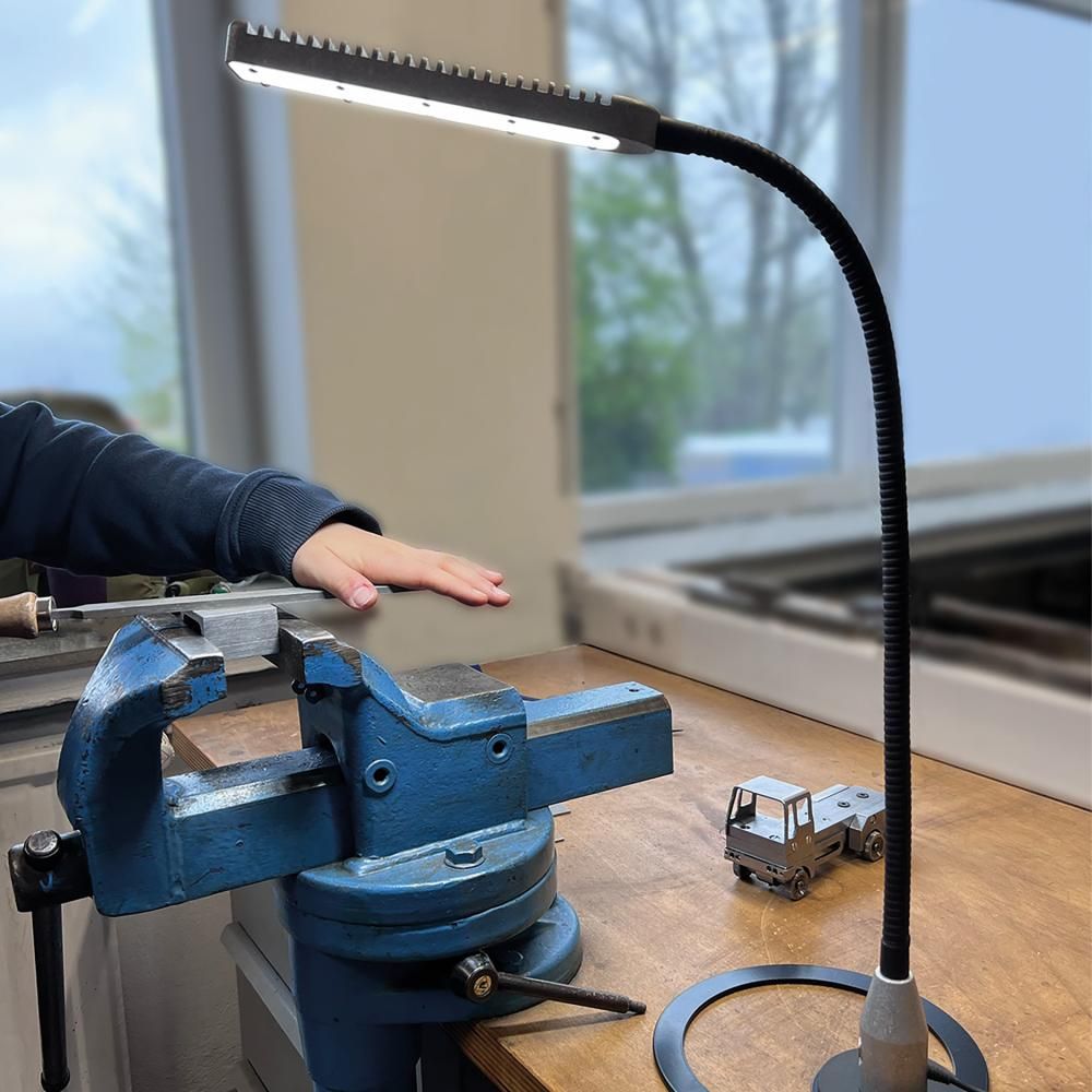 LED-Arbeitsleuchte Fluter 950Lumen Bauer + Böcker