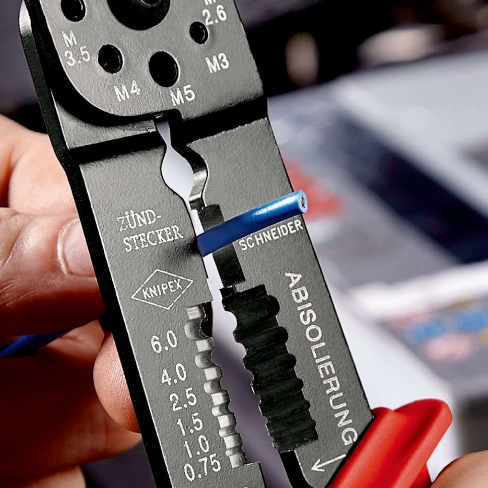 KNIPEX 97 22 240 Crimpzange mit Mehrkomponenten-Hüllen schwarz lackiert 240 mm