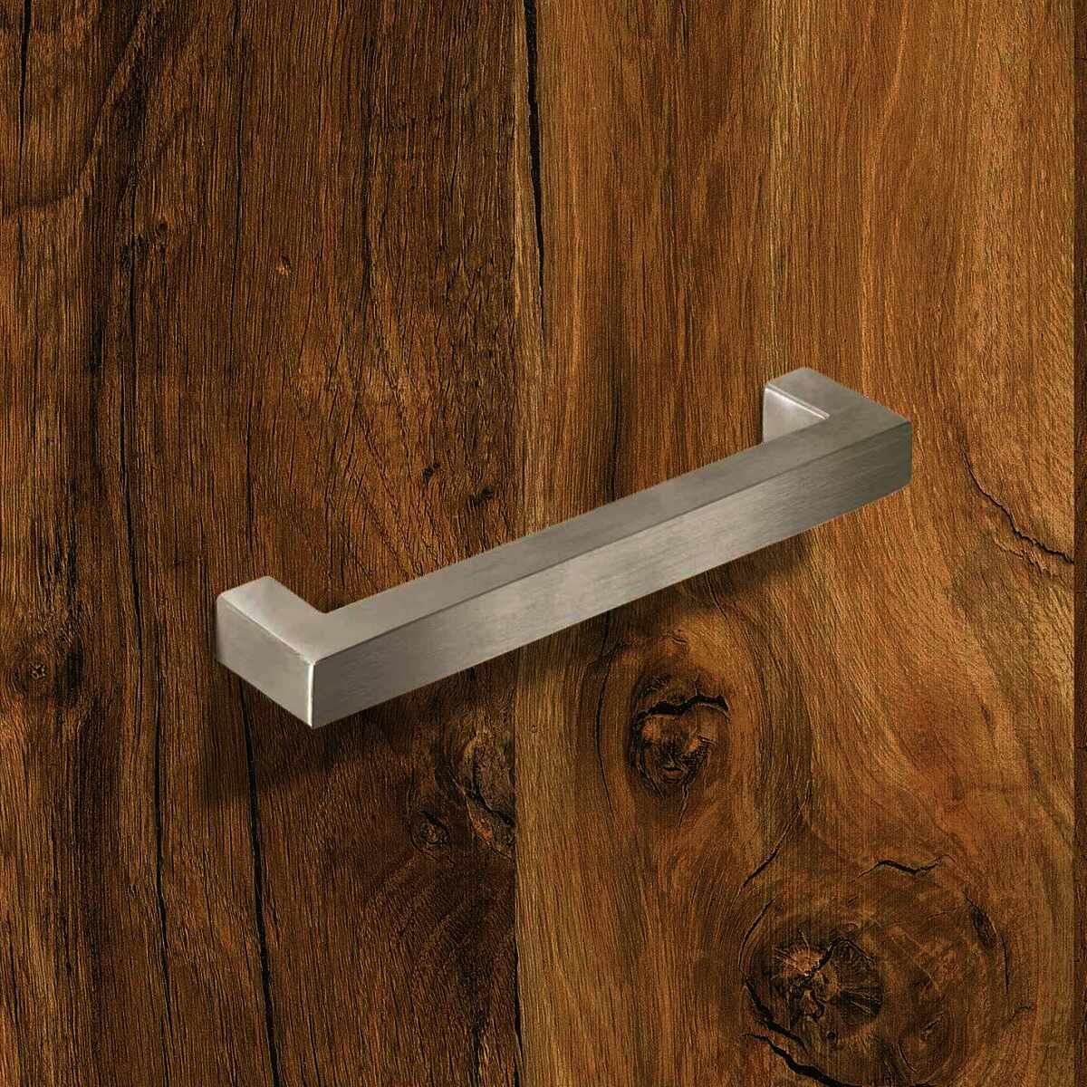 Griff Aosta, Bohrabstand 256, L 272 mm, B 16 mm, H