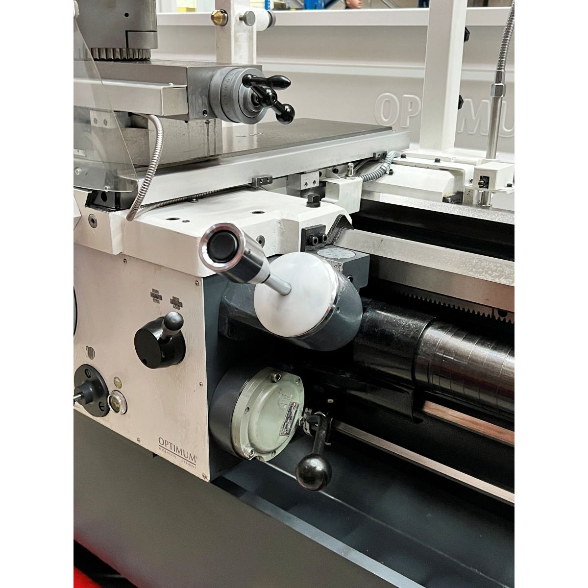Leit- und Zugspindeldrehmaschine Optimum OPTIturn TH 5620V