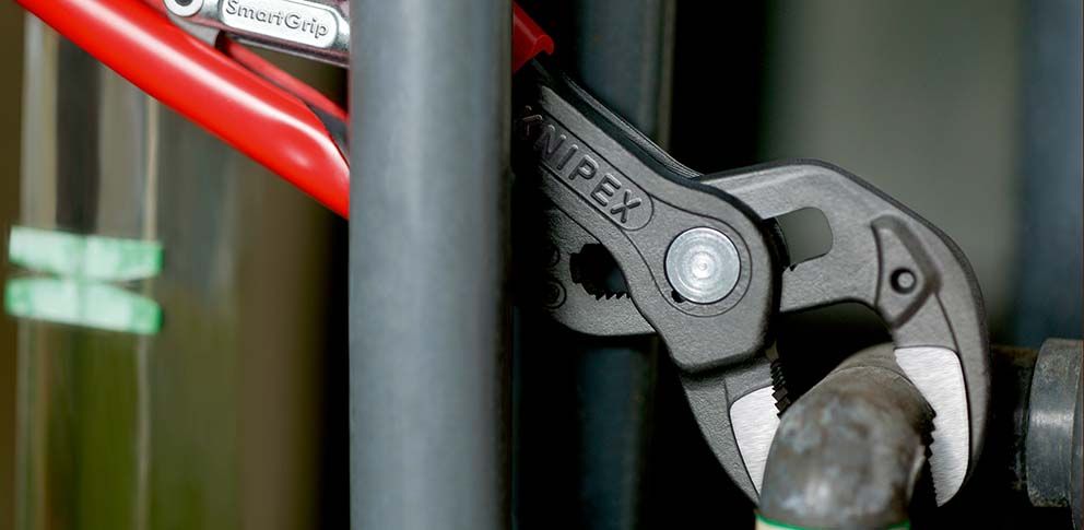 KNIPEX SmartGrip® Wasserpumpenzange mit automatischer Einstellung