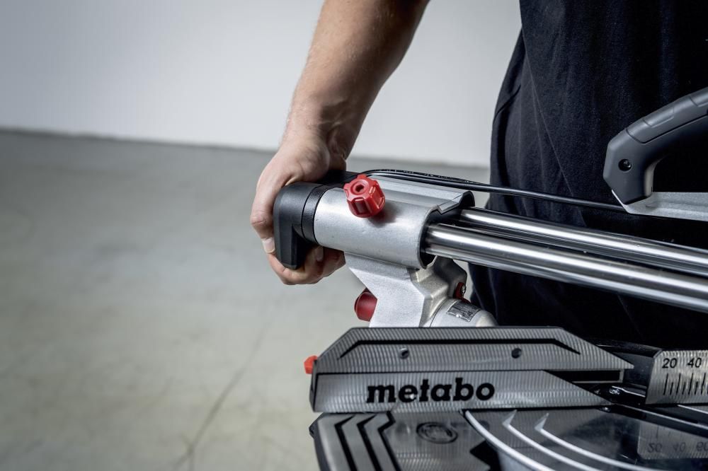 Kapp- und Gehrungssäge KGS 216 M Metabo