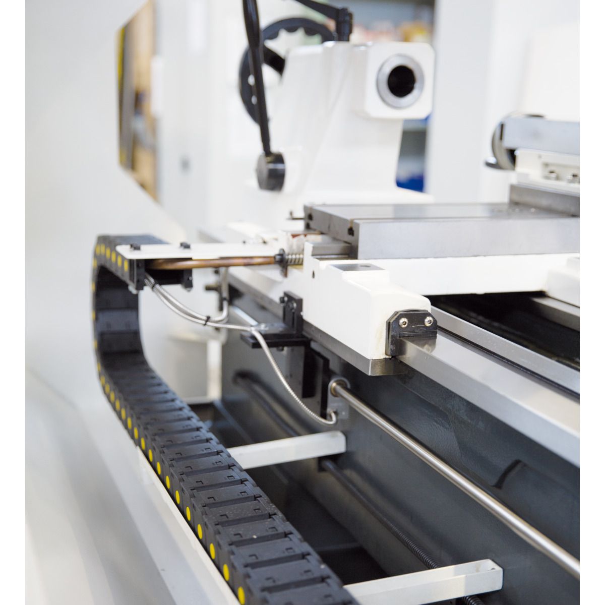 Präzisions-Leit- und Zugspindeldrehmaschine Optimum OPTIturn TH 4620D