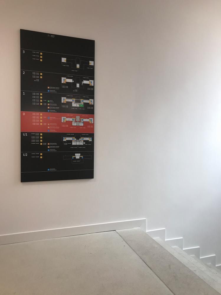 Wegweiser Madrid Black Line - Wandmontage B450xT16XH450 mm aluminium schwarz elox.