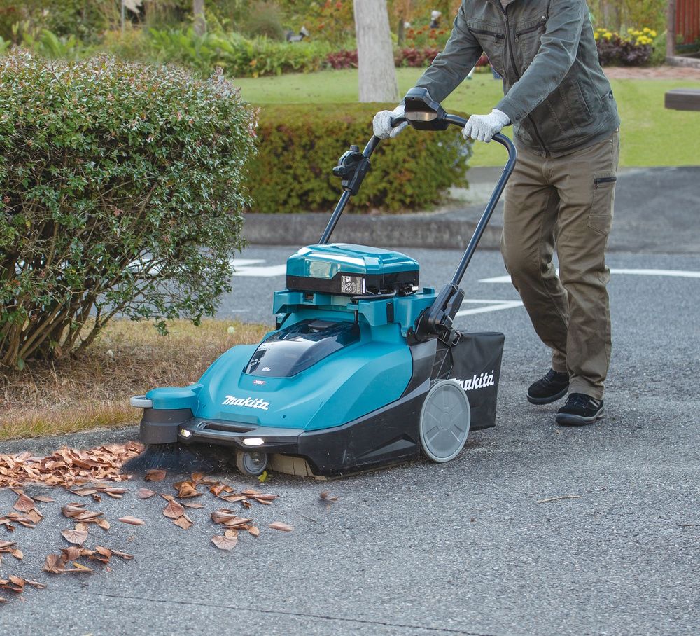 MAKITA Akku-Kehrsaugmaschine, SOLO