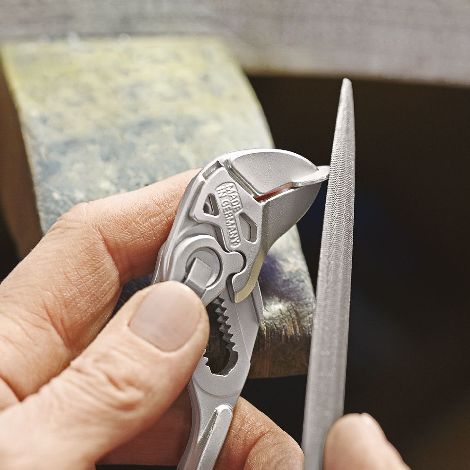 KNIPEX Mini-Zangenschlüssel mit Kunststoff überzogen