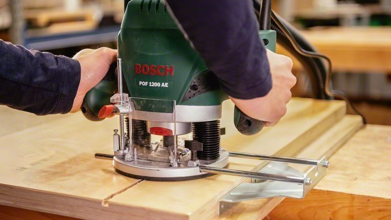 Bosch Oberfräse POF 1200 AE