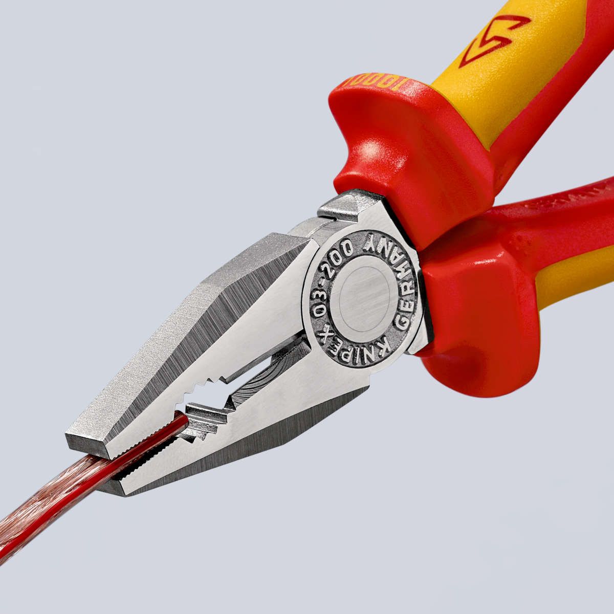 KNIPEX 03 06 200 Kombizange isoliert mit Mehrkomponenten-Hüllen, VDE-geprüft verchromt 200 mm
