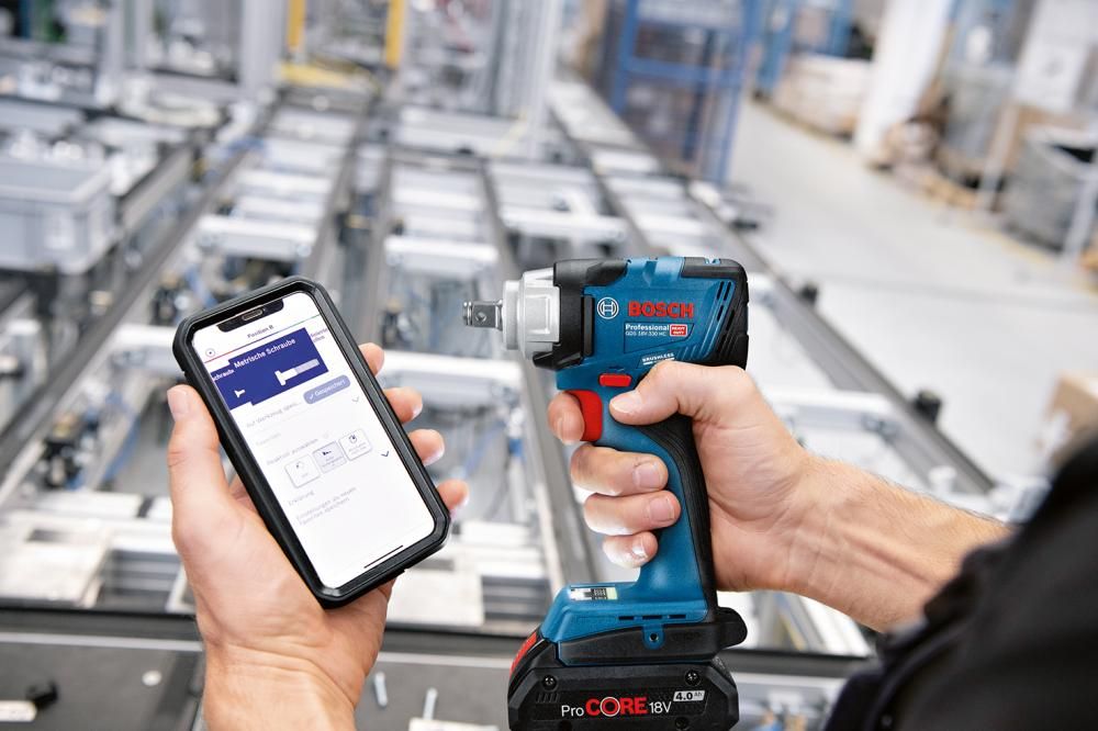 Akku-Schlagschrauber soloGDS 18V-330 HC+CoMo Boschohne Akku ohne Ladegerät L-Boxx