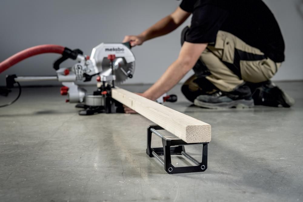 Kapp- und Gehrungssäge KGS 216 M Metabo