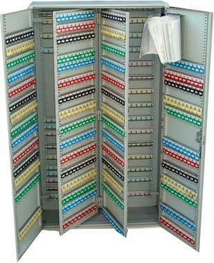 Sch.schrank 780 H. 2