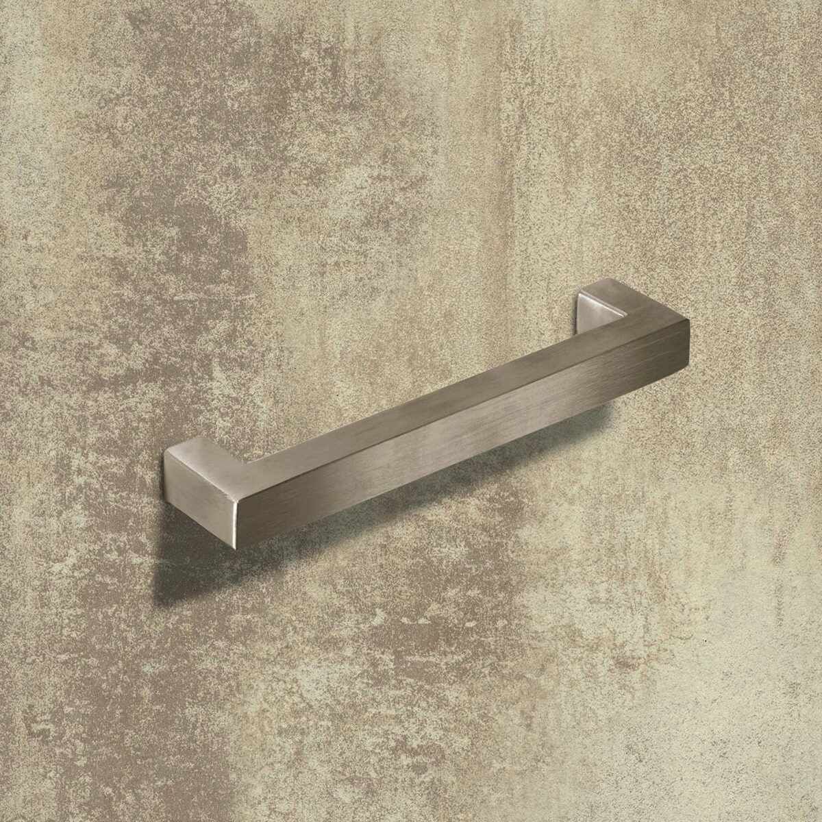 Griff Aosta, Bohrabstand 256, L 272 mm, B 16 mm, H