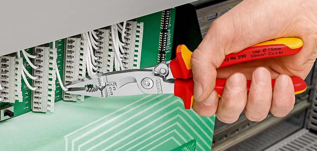KNIPEX Elektro-Installationszange isoliert mit Mehrkomponenten-Hüllen,