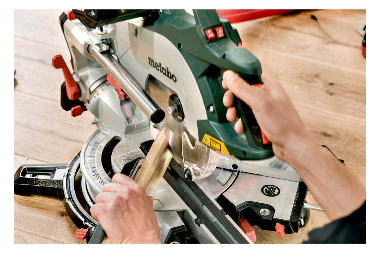 METABO Kappsäge, 230V, 1800W