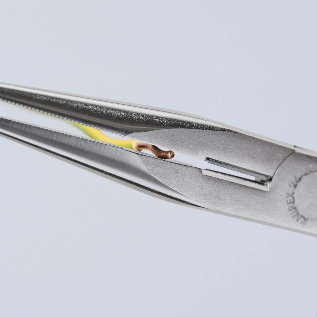 KNIPEX 26 16 200 Flachrundzange mit Schneide (Storchschnabelzange) isoliert mit Mehrkomponenten-Hüllen, VDE-geprüft verchromt 200 mm