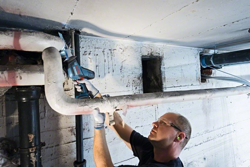 Bosch Akku-Säbelsäge GSA 18V-LI C