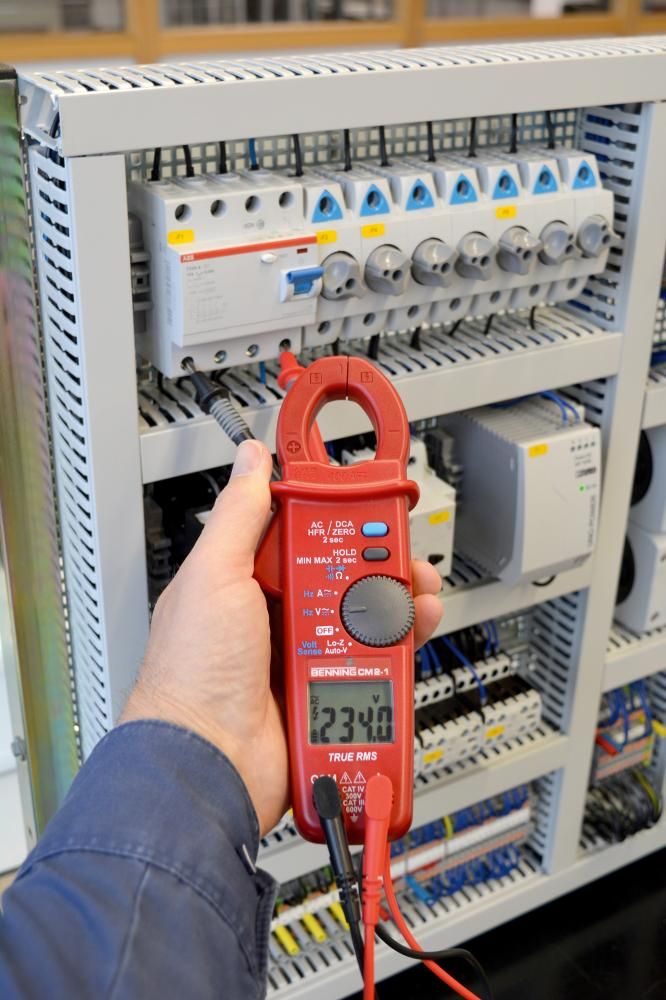 Digital-Stromzangen- Multimeter CM 2-1 Benning