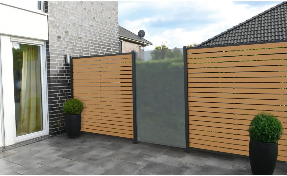 HANÖ-Serie KARAMEL 21 Lamellen BPC-Rhombus-Steckzaun 20 x 75/68 x 1793 mm