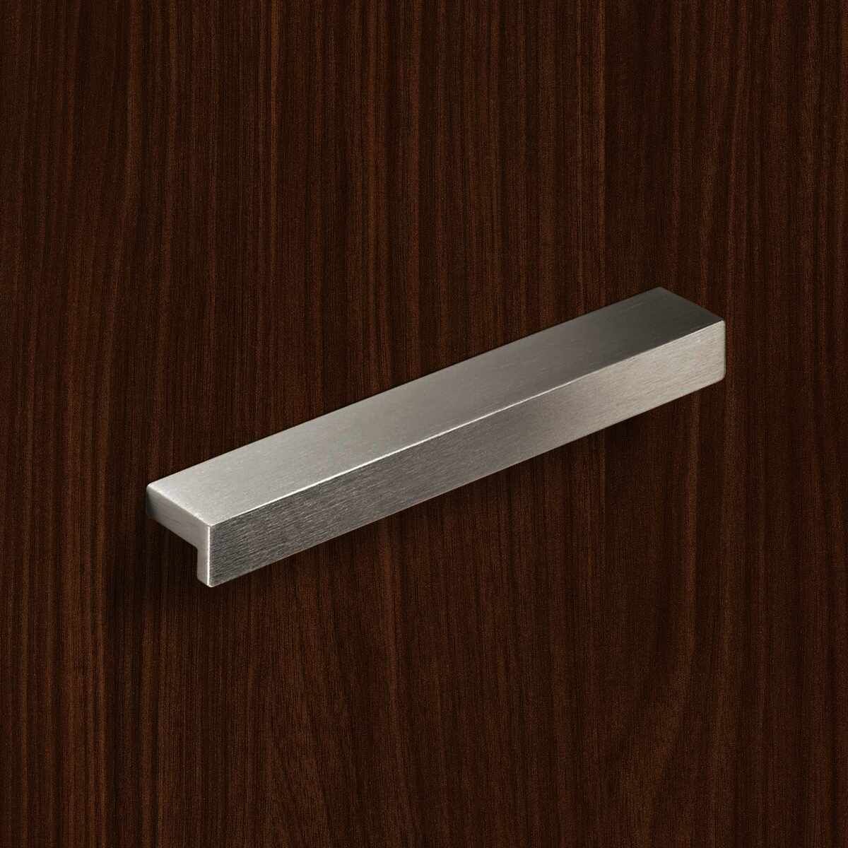 Griff Rovigo, Bohrabstand 96, L 111 mm, B 16 mm, H
