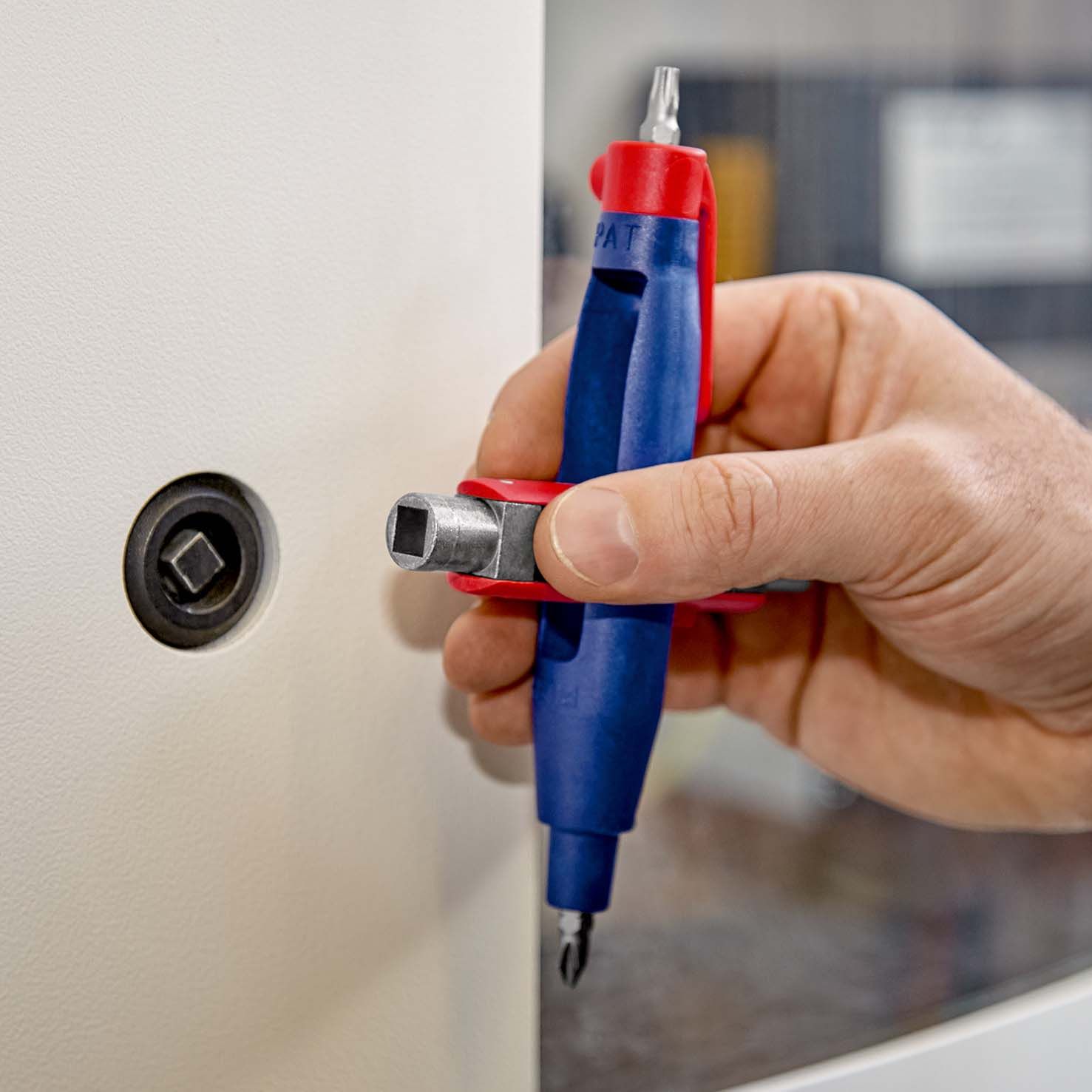 KNIPEX Stiftschaltschrankschlüssel der Standard