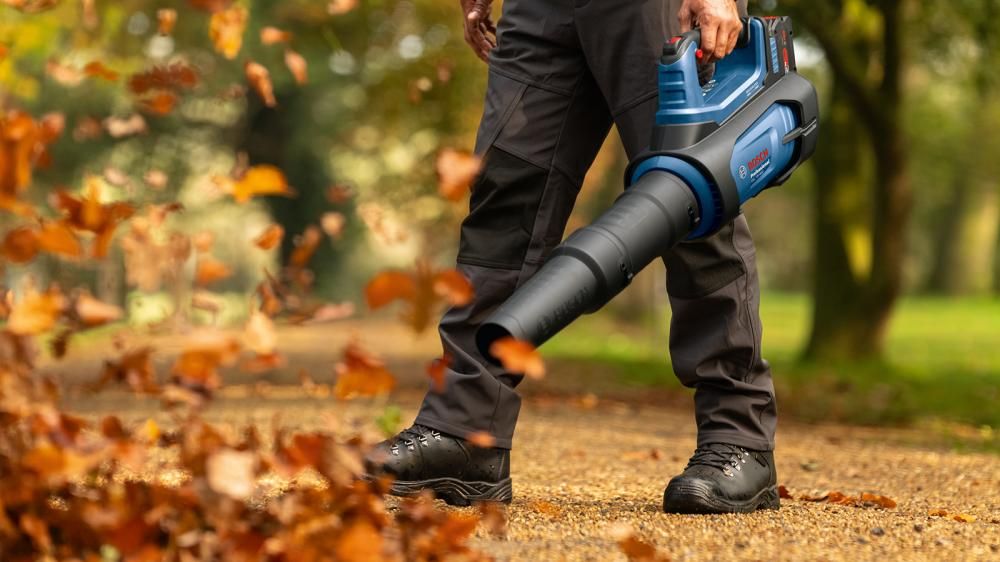 Akku-Gebläse, solo GBL 18V-800 Bosch ohne Akku ohne Ladegerät Karton