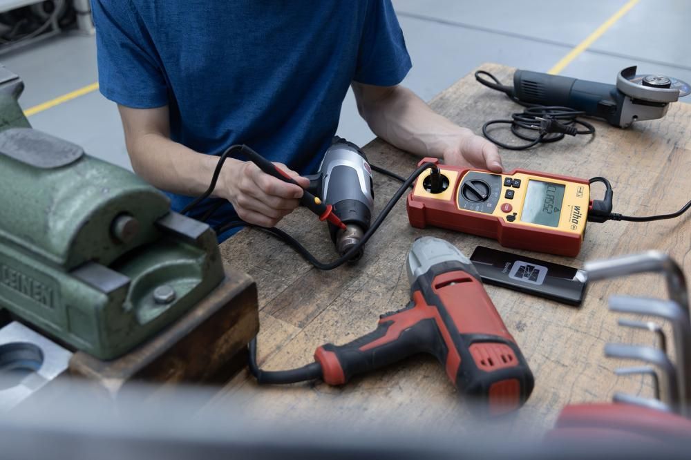 WIHA Gerätetester PAT OneSet mit Zubehör Tasche
