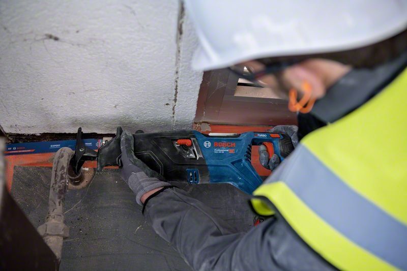 Bosch Akku-Säbelsäge BITURBO GSA 18V-28
