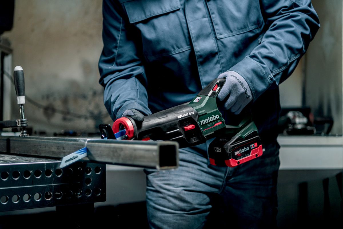 Akku-Säbelsäge solo SSEP 18 LT BL Metabo ohne Akku ohne Ladegerät metaBOX